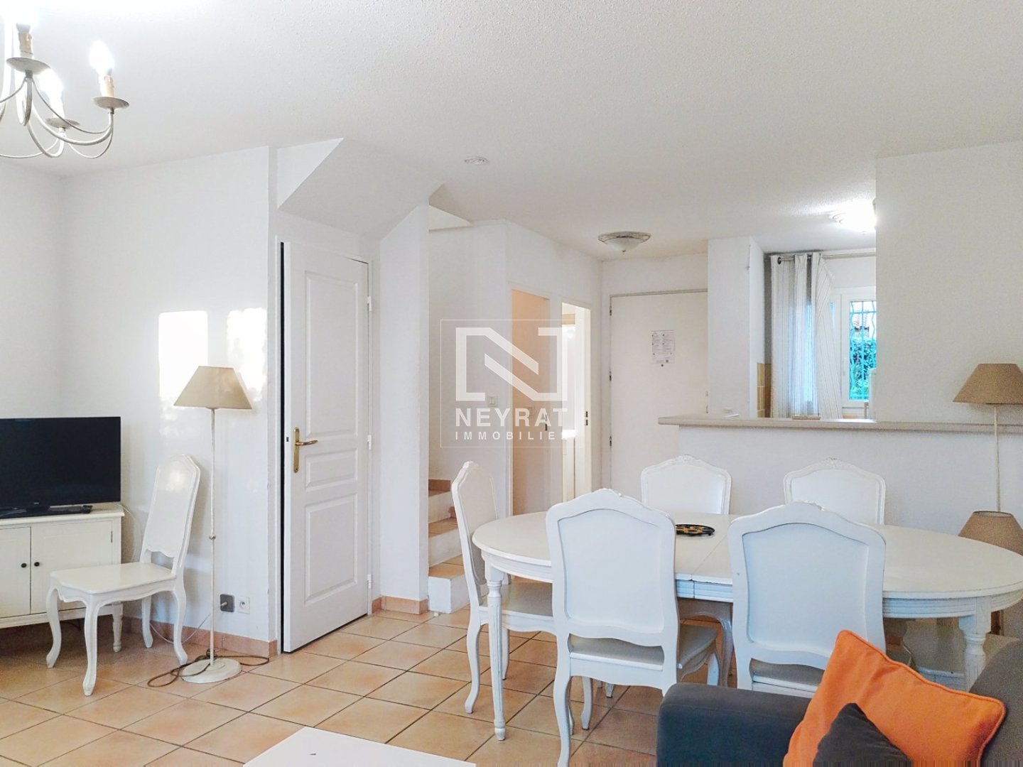 MONTAUROUX - Appartement et  jardin dans une r�sidence avec piscine