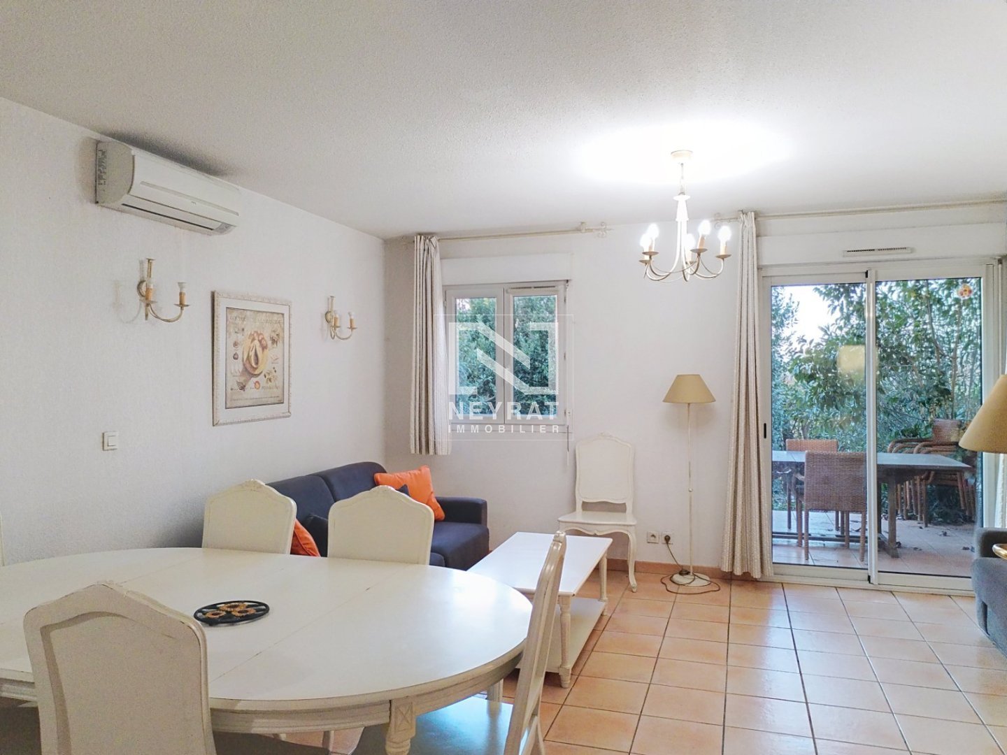 MONTAUROUX - Appartement et  jardin dans une r�sidence avec piscine
