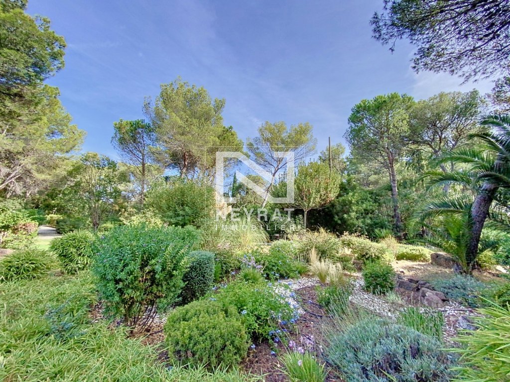 APPARTEMENT T5 A VENDRE - ST RAPHAEL - 116.12 m2 - 890000€