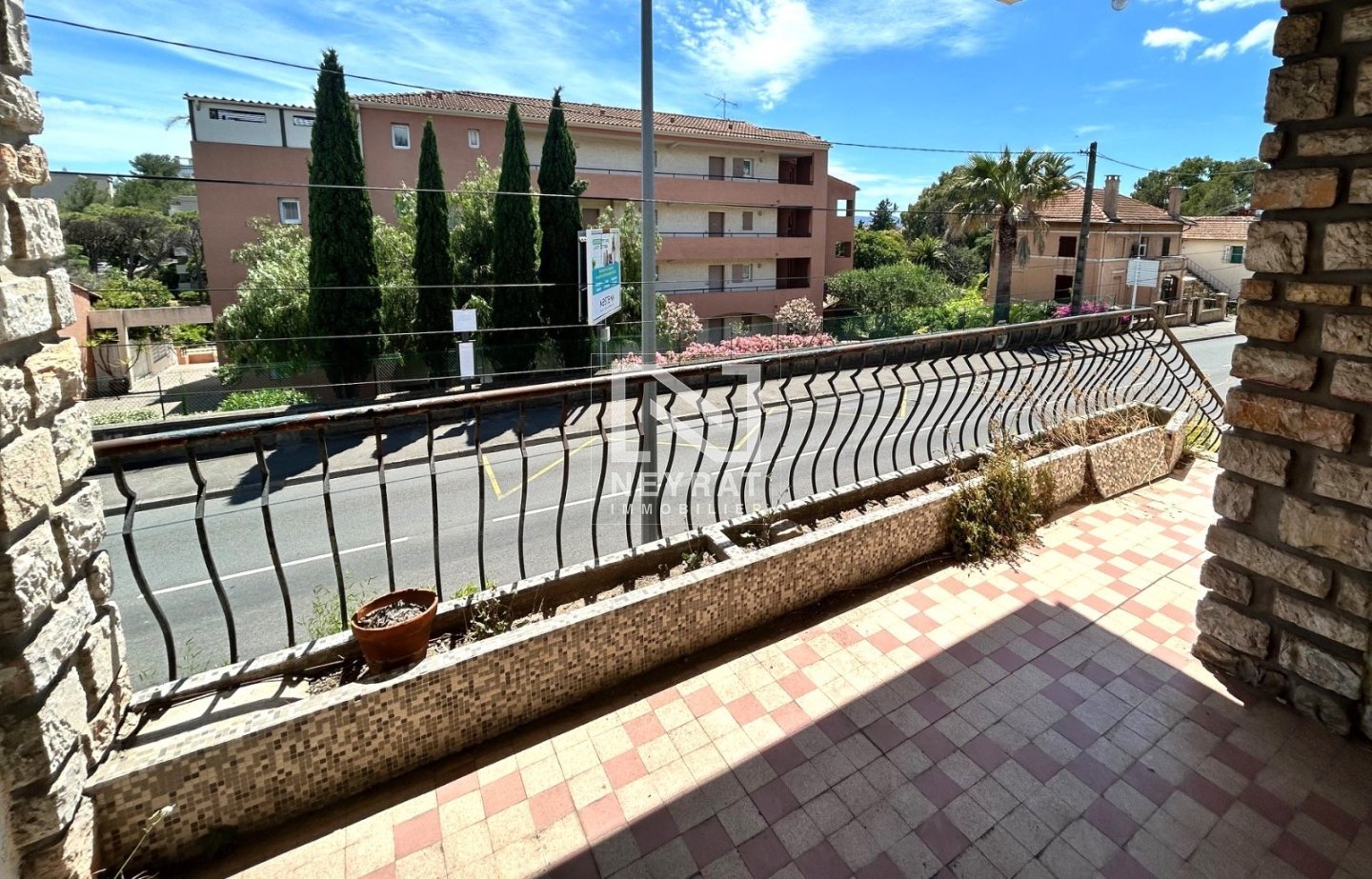 APPARTEMENT T5 A VENDRE - ST RAPHAEL - 120.9 m2 - 180000€