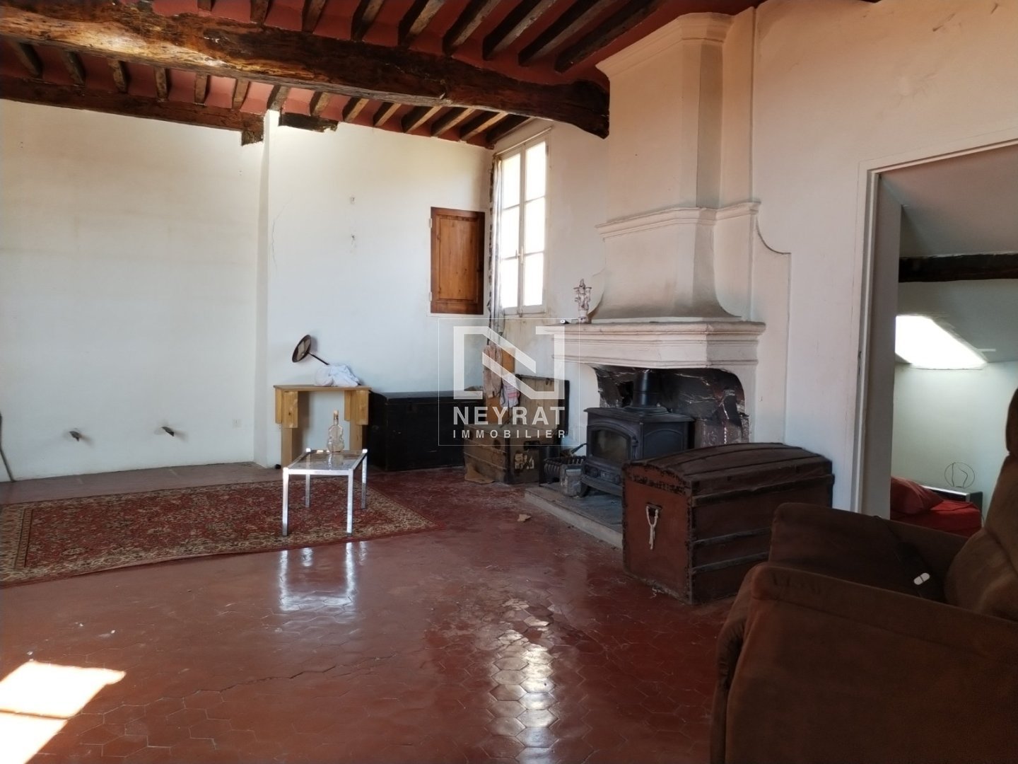 SEILLANS - APPARTEMENT AVEC DEUX TERRASSES - IDEAL INVESTISSEUR