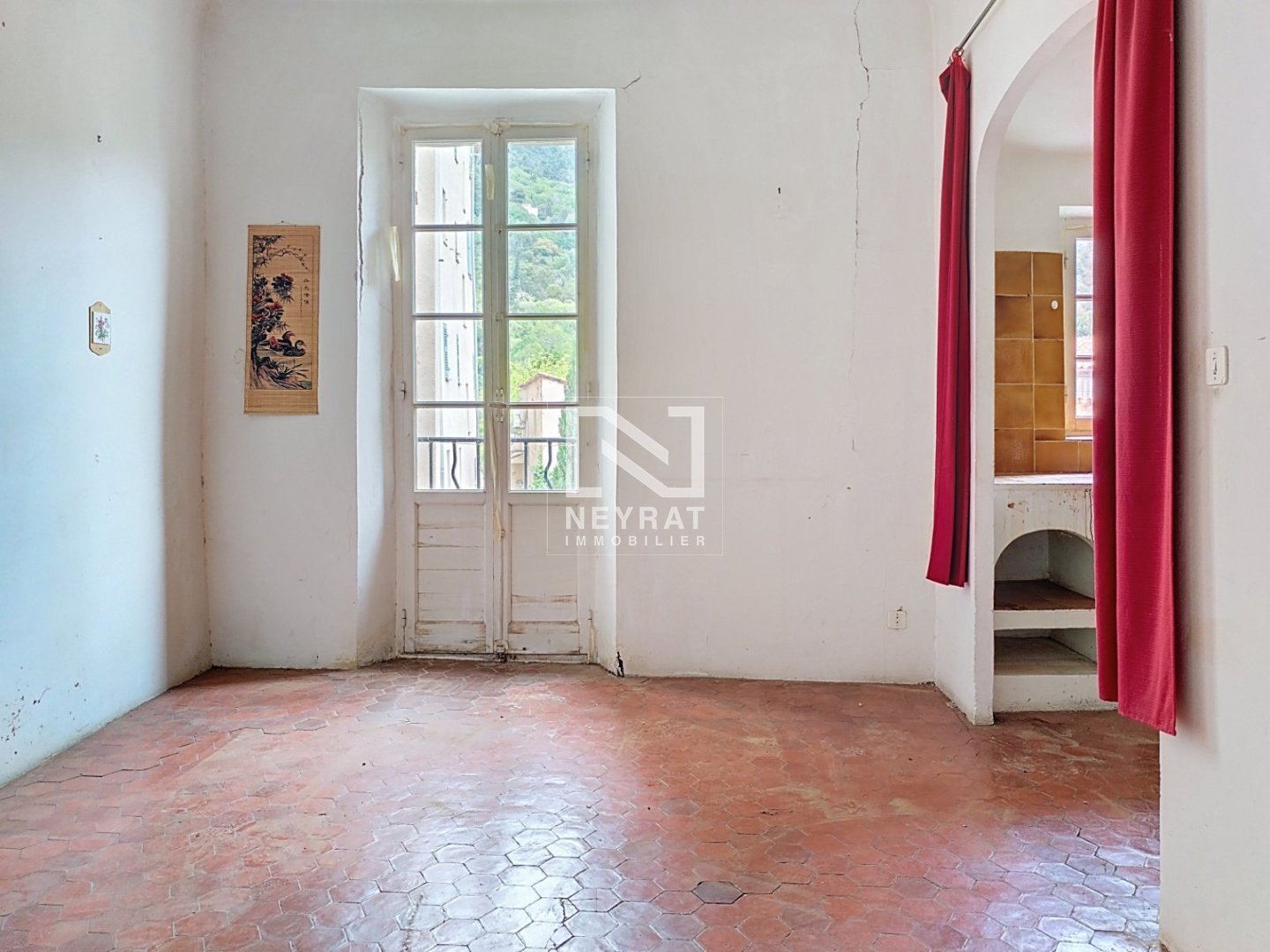 SEILLANS - APPARTEMENT AVEC DEUX TERRASSES - IDEAL INVESTISSEUR