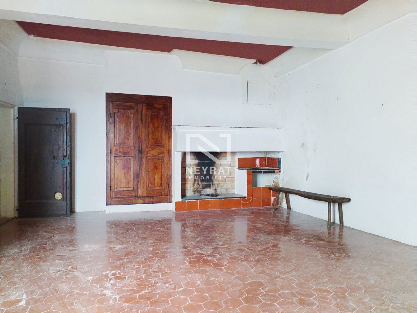 SEILLANS - APPARTEMENT AVEC DEUX TERRASSES - IDEAL INVESTISSEUR