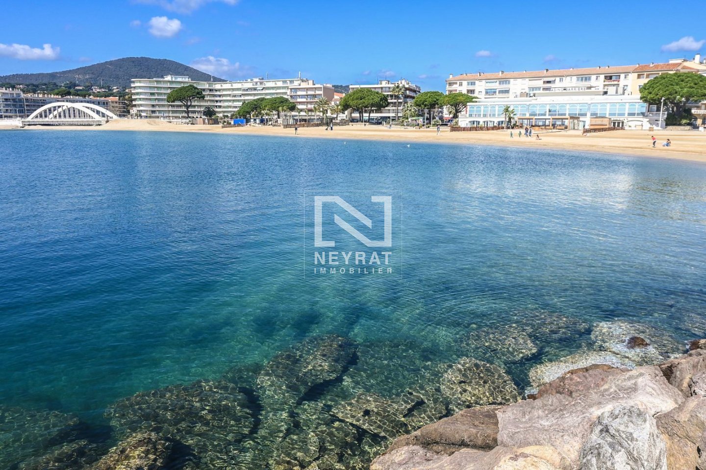 <title>Villa rnove 135 m avec piscine et vue dgage  Sainte-Maxime</title>